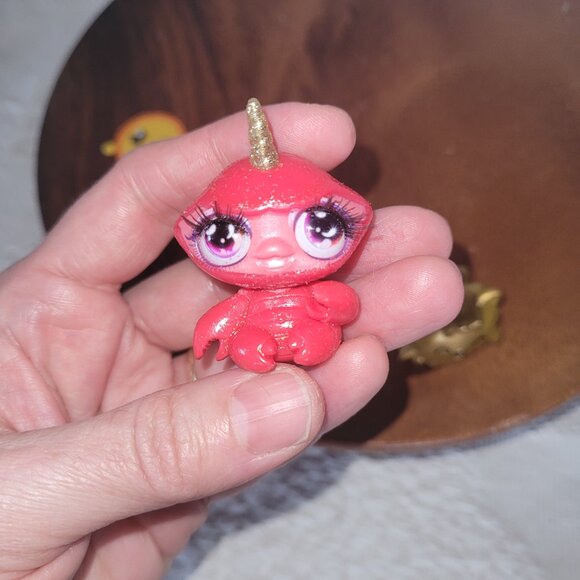 Moshi Monsters Gold Purdy & a Poopsie Cutie Tooties Crabby - Picture 9 of 11